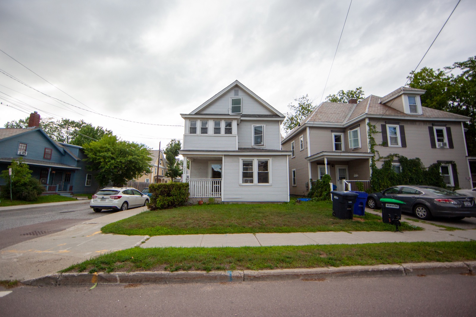 302 Colchester Ave - Image 2