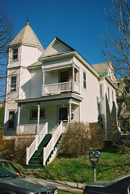 34 Buell St - Image 1